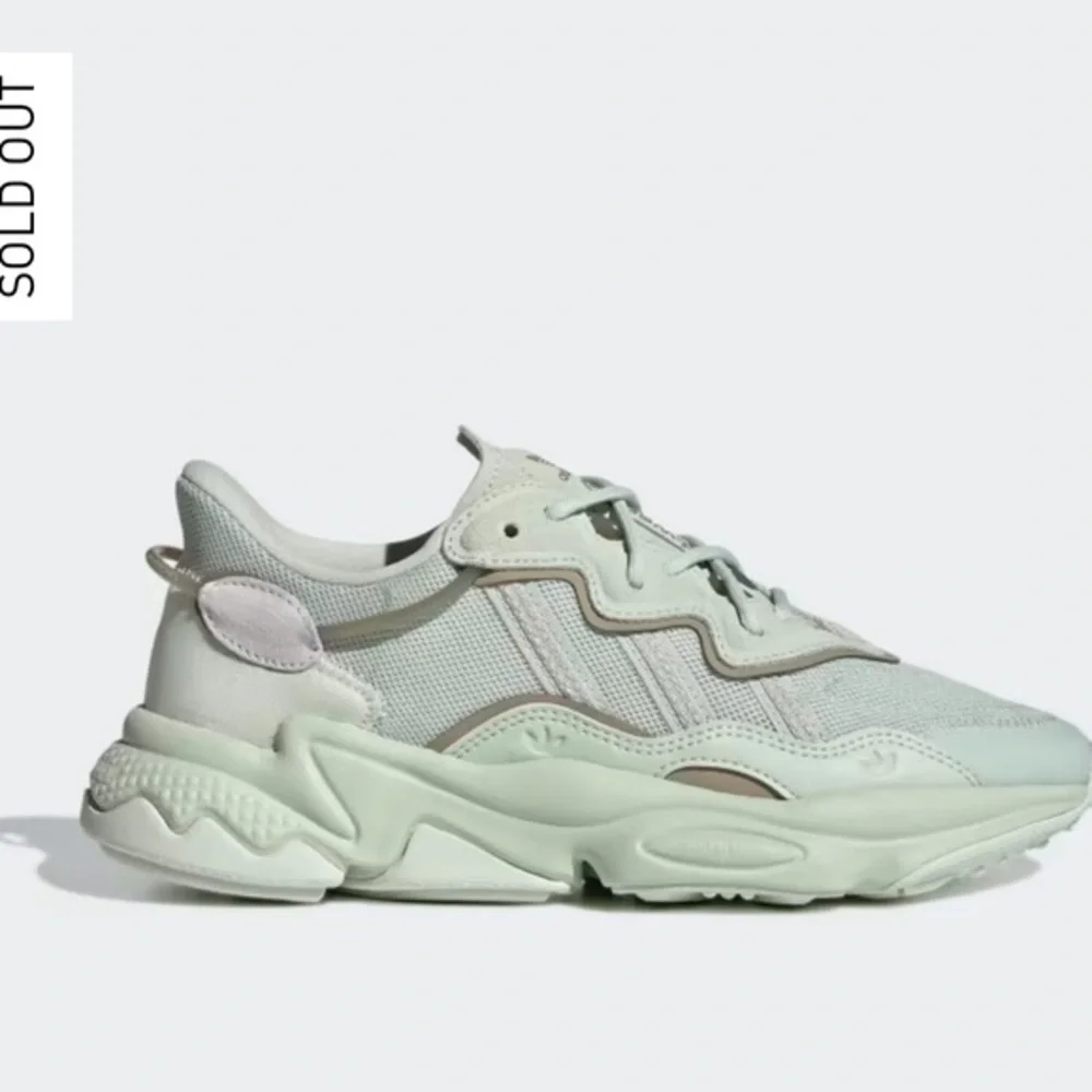 Adidas Ozweego Tennis shoes